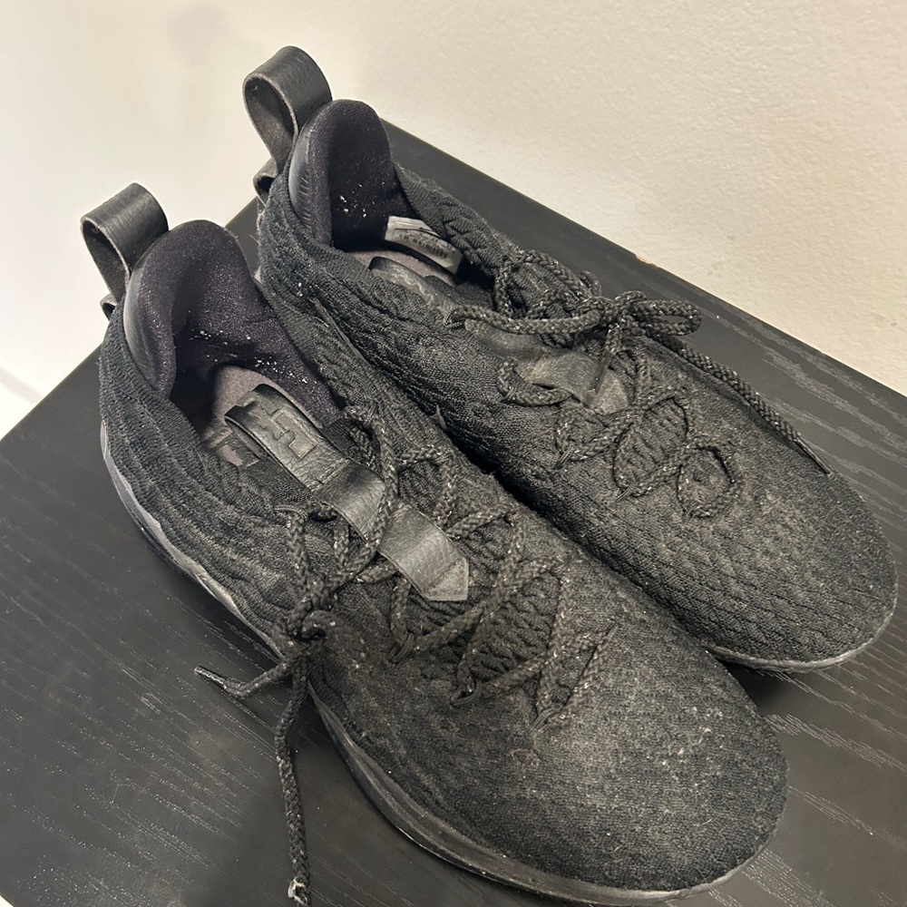 Men's Black Athletic Shoes